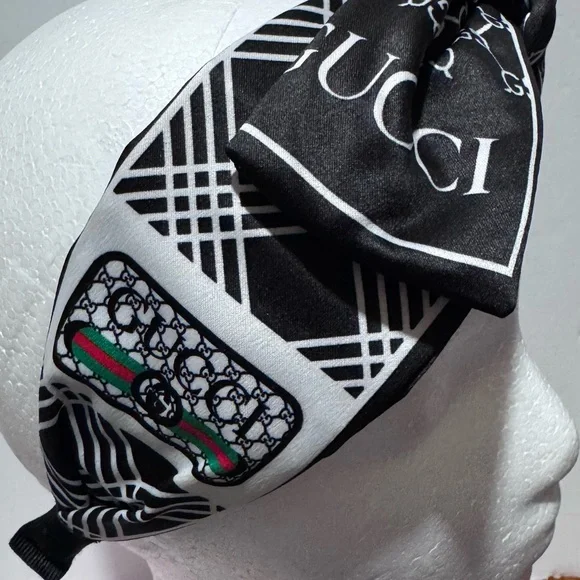 Elegant Black and White Headband - Picture 2 of 2